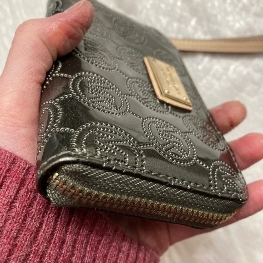 Michael kors silver logo wristlet wallet
